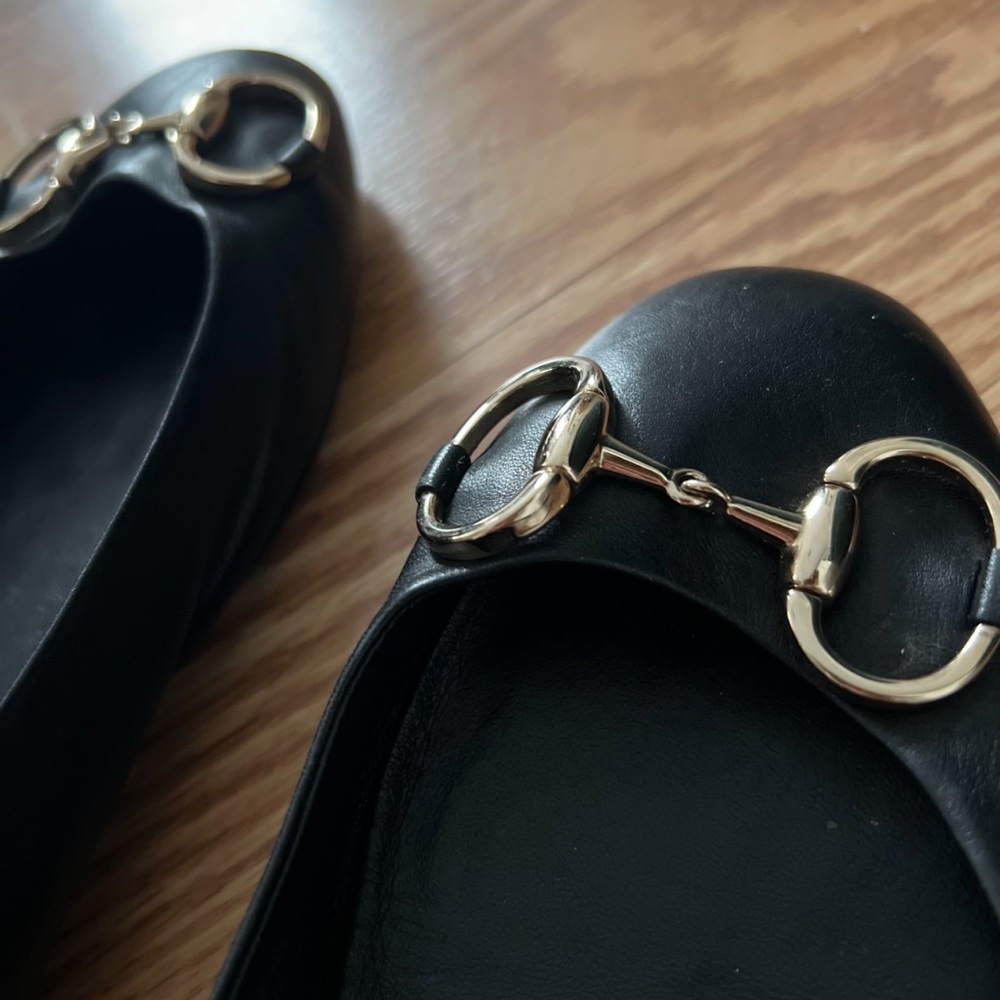 Gucci Black Leather Ballet Flats with Gold Horsebit Accent - Picture 5 of 5